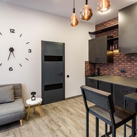 Stylish Apartment In The Center Львов Экстерьер фото